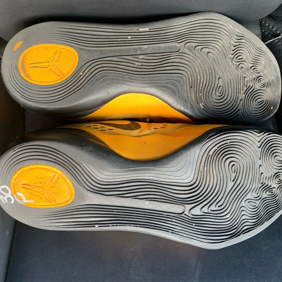 Nike Kobe 9 EM Low “Bruce Lee” - Picture 8 of 8